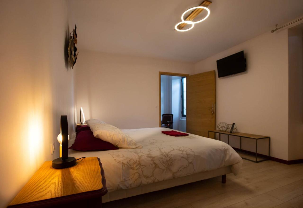 Au Bouchon Hotel Saint-Aigulin Ngoại thất bức ảnh